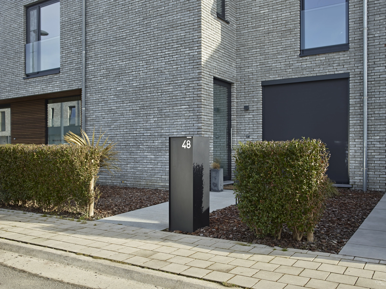 ONZO Fenix Top Large Paketkasten mit integrierter Briefeinwurfklappe