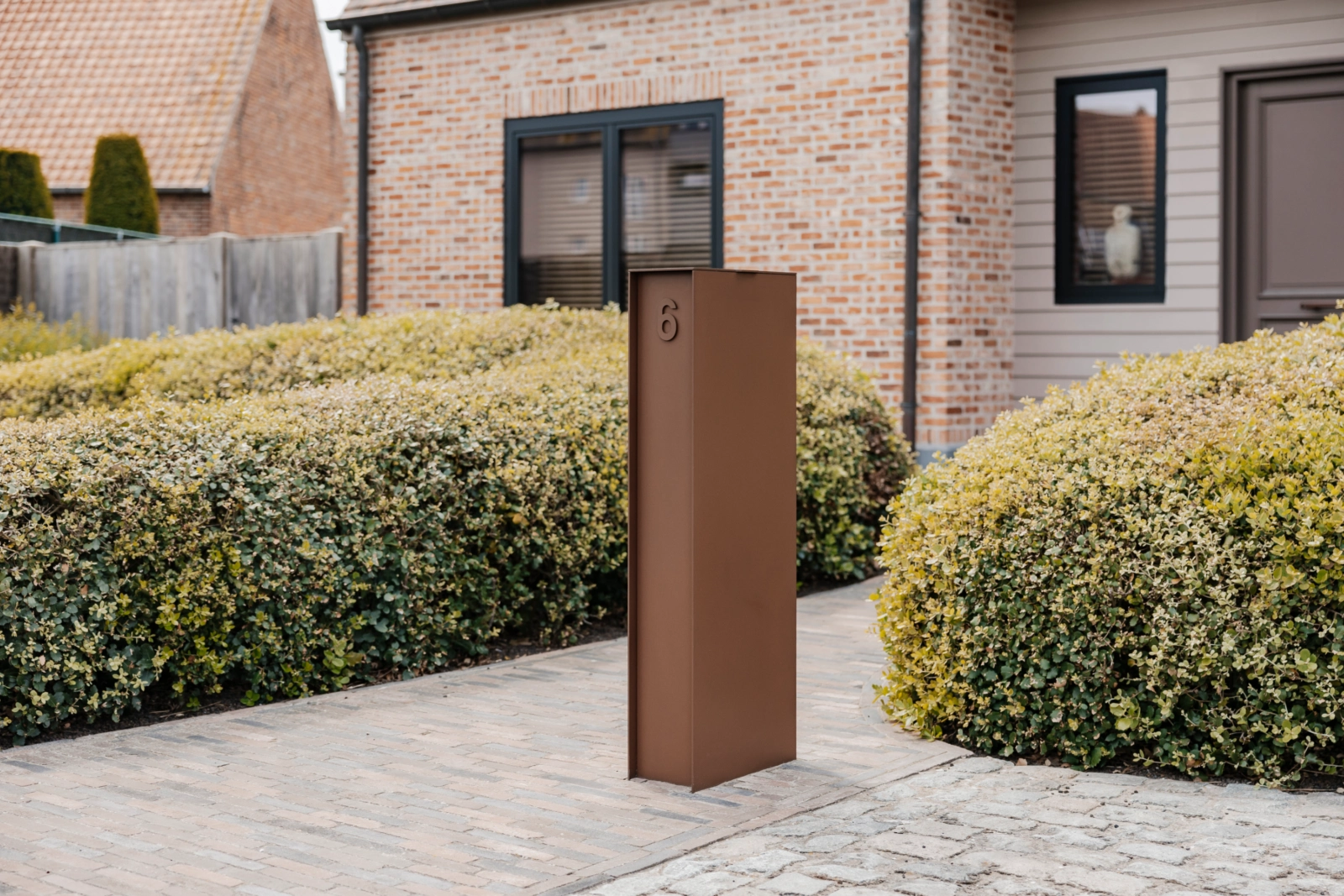 ONZO Fenix Top Medium Paketkasten mit minimalistischem Design
